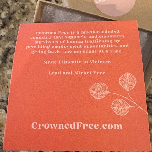 👑CROWNED FREE “HOPE” Beaded Bracelet - Picture 4 of 5